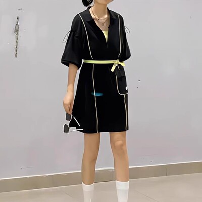 阿迪达斯翻领休闲连衣裙