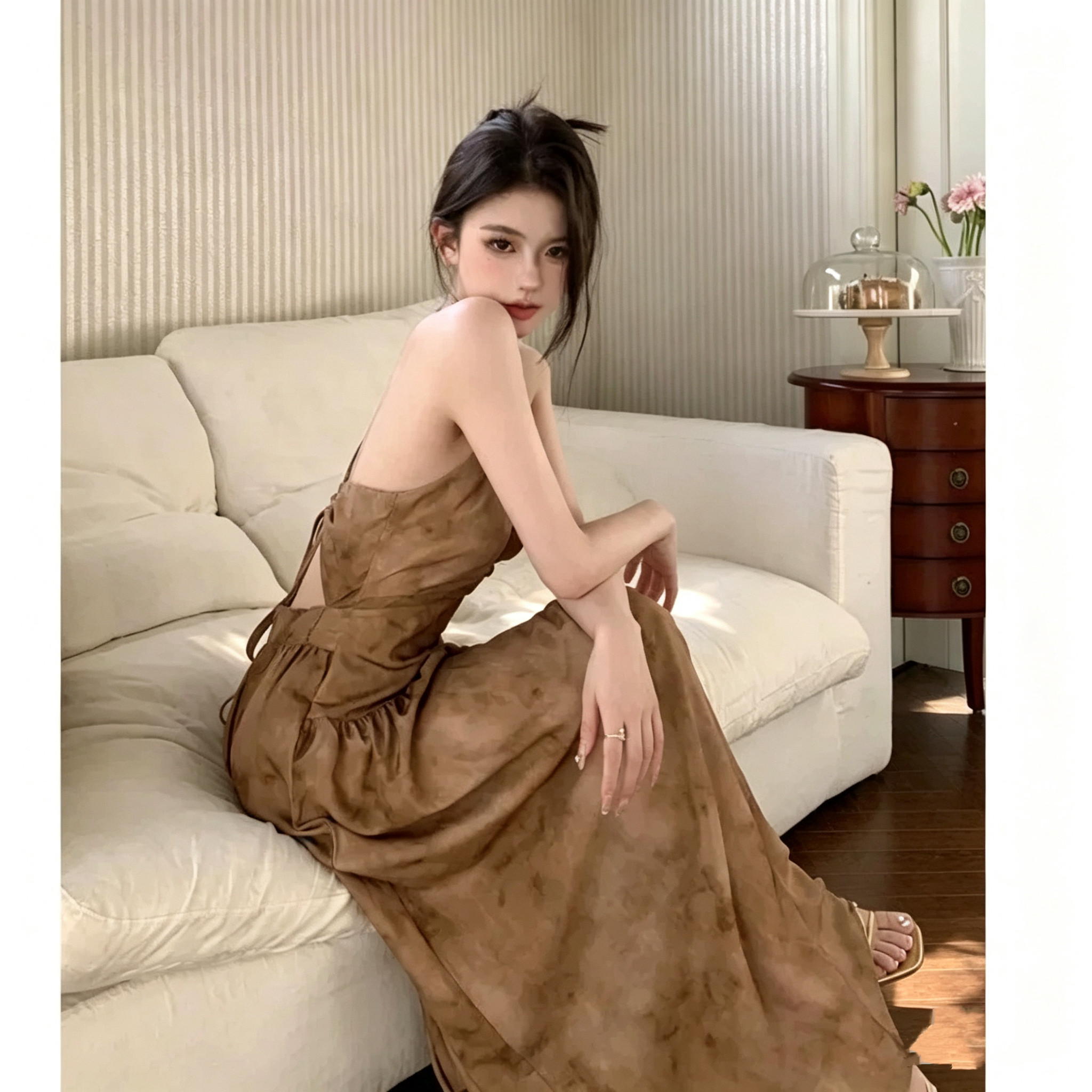 新中式挂脖吊带v领连衣裙女夏季露背收腰性感长裙纯欲咖色a字裙子