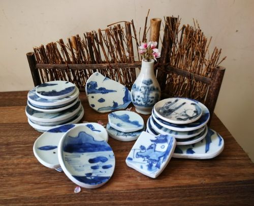 第24明清青花古瓷人物山水行旅江畔春亭临流望江柳岸春江江南烟雨