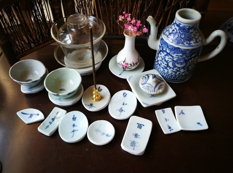 明天启崇祯青花古瓷片 白玉斋 雨香斋  杯垫 香托 雅器 或做吊坠