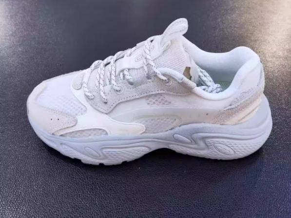 安踏缓震软底轻便运动鞋