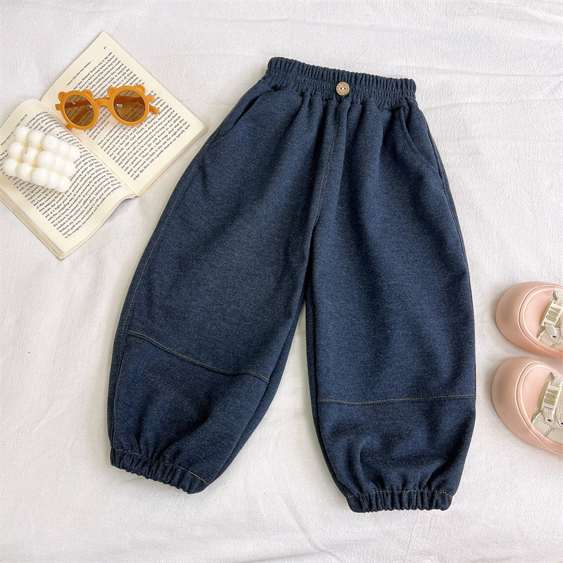 儿童牛仔裤秋冬季男女童免水洗牛仔裤宽松百搭薄款灯笼裤子裤束脚