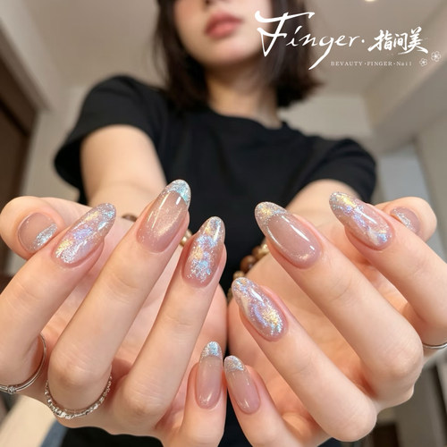 星屿流光爆闪显白鎏金醋酸感美甲