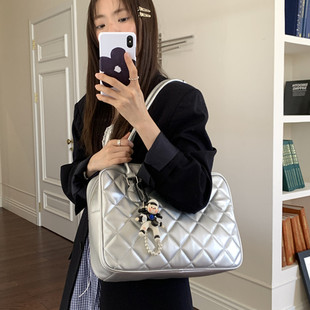 肥肥自制包包女2025新款韩国ins小众菱格手提简约百搭枕头单肩包