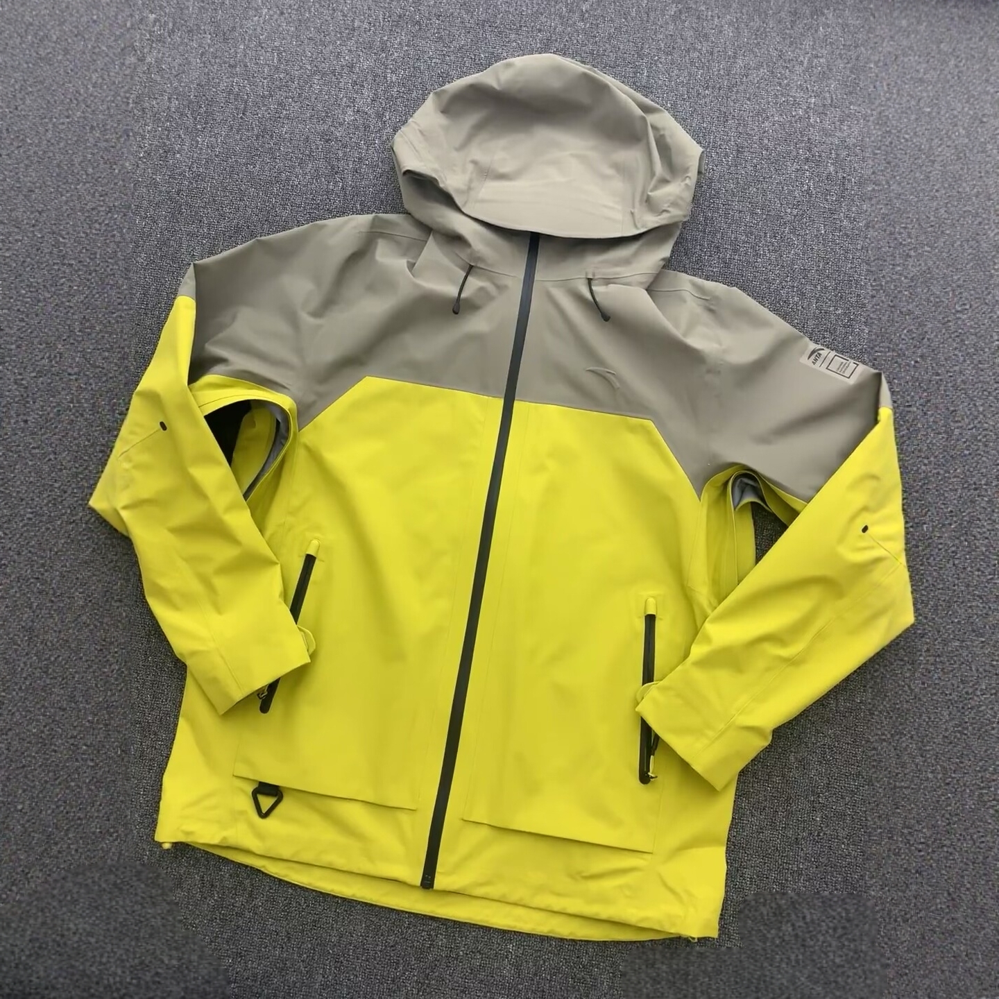 安踏中国国家地理丨单层冲锋衣男款户外防水防风外套152446601