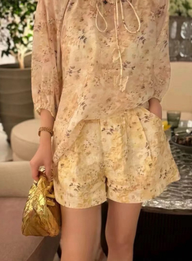 天丝宽松花色异地风情套装小衫+休闲短裤两件套装2715