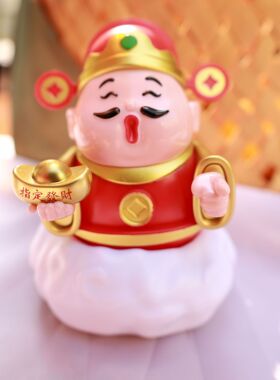 太阳能财神爷左右摇摆指定发财小神仙家居收银台摆件招财过年礼品