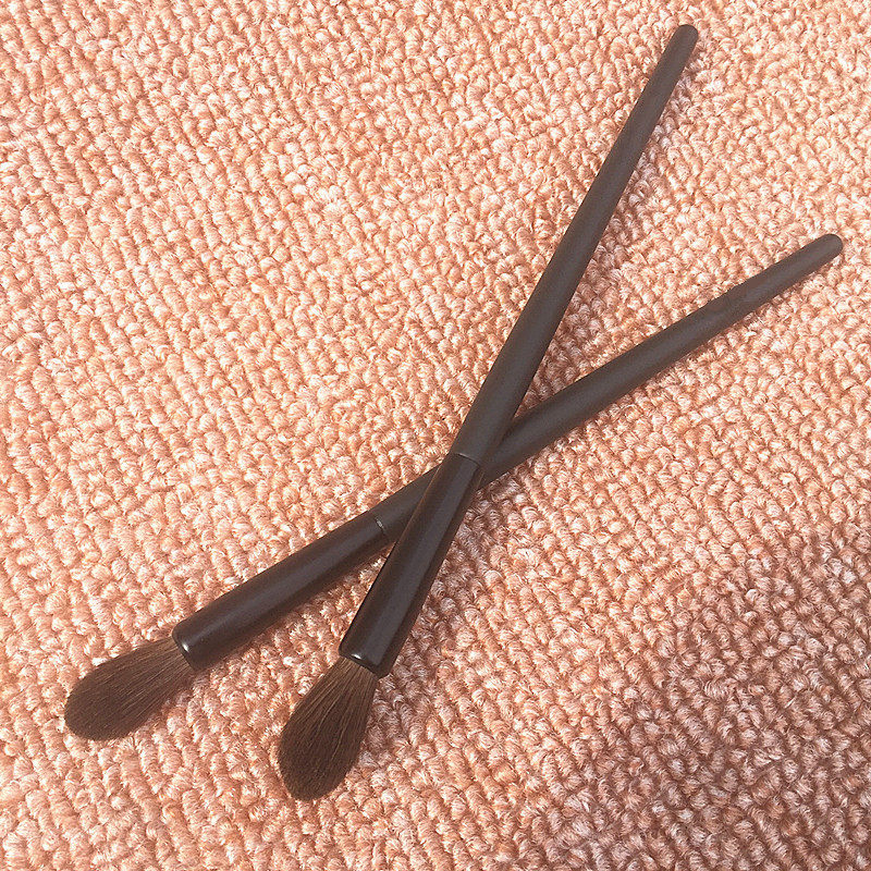 花卿兮滄州便攜眼部化妝刷馬毛動物毛眼影刷暈染刷陰影刷鼻影刷在類目 彩妝/香水/美妝工具, 其他美容工具, 化妝刷中 - 來自Buy2taobao.com提供專業的淘寶代購服務