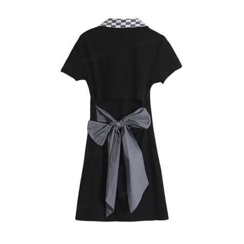 Шахматы, летнее платье с коротким рукавом, приталенная мини-юбка с бантиком, воротник поло, коллекция 2022, с акцентом на бедрах