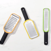 美国OXO手持多功能蔬果擦丝器 柠檬奶酪黄油巧克力姜蒜磨末磨碎器