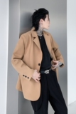 深棕色