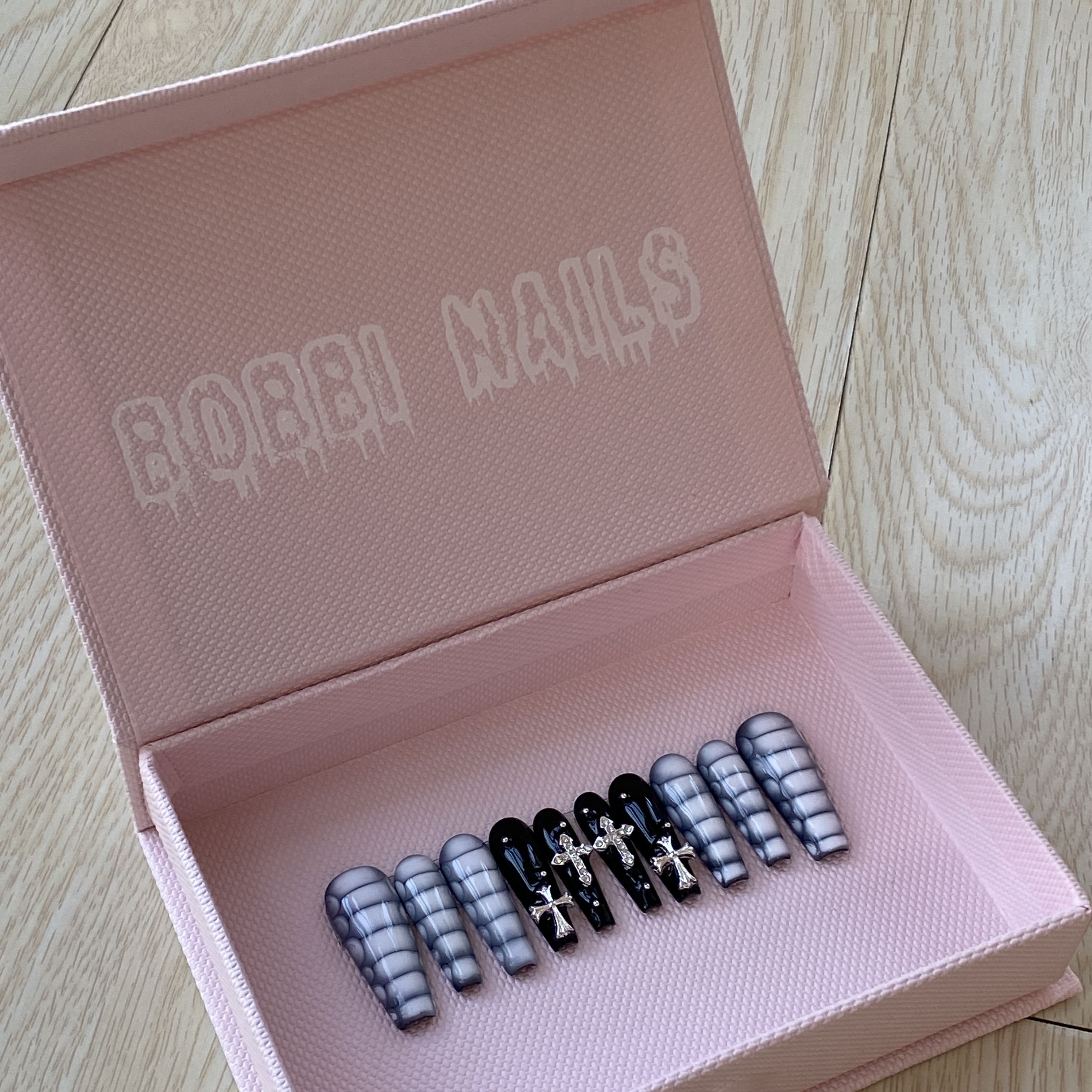 BOBBINAILS欧美朋克酷飒鳄鱼纹十字架钢珠可拆卸穿戴甲成品可拆卸