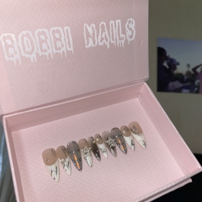 BOBBINAILS欧美ins朋克钢珠魔镜粉线条晕染星星立体纹路穿戴甲