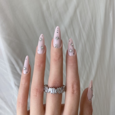 BOBBINAILS嫩粉色温柔风气质手绘星星华子钻可拆卸穿戴甲成品