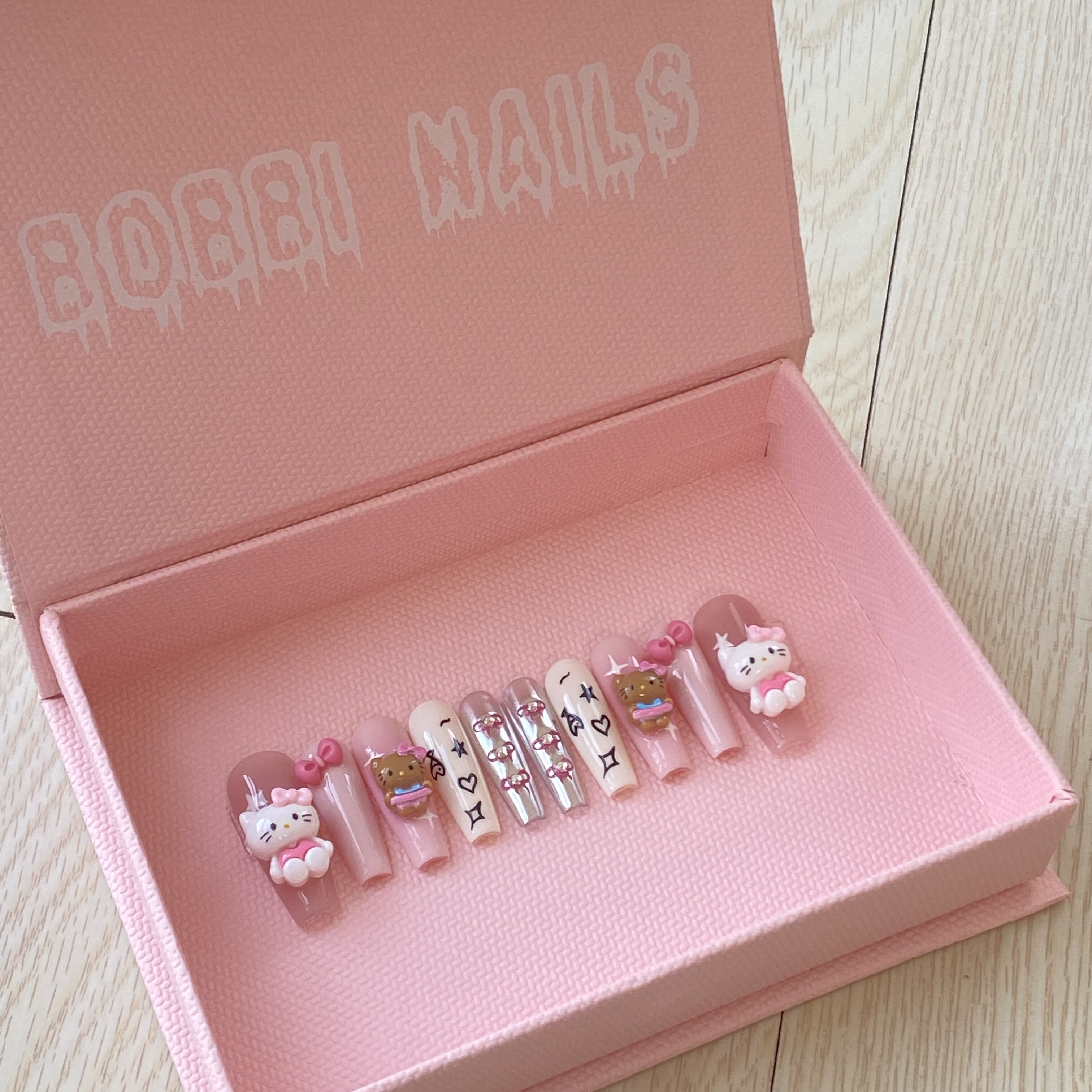 BOBBINAILS可爱立体KITTY粉嫩腮红手绘涂鸦Y2K嬉皮穿戴甲成品