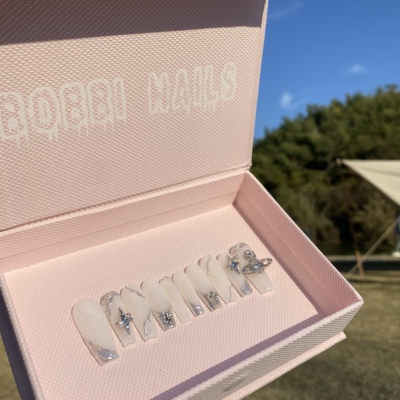 BOBBINAILS欧美INS魔镜乳白十字架不规则线条立体可拆卸穿戴甲
