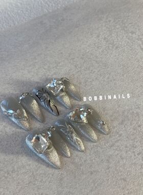 BOBBINAILS手绘蝴蝶透灰色银色猫眼贴钻温柔千金感高级可拆卸穿戴