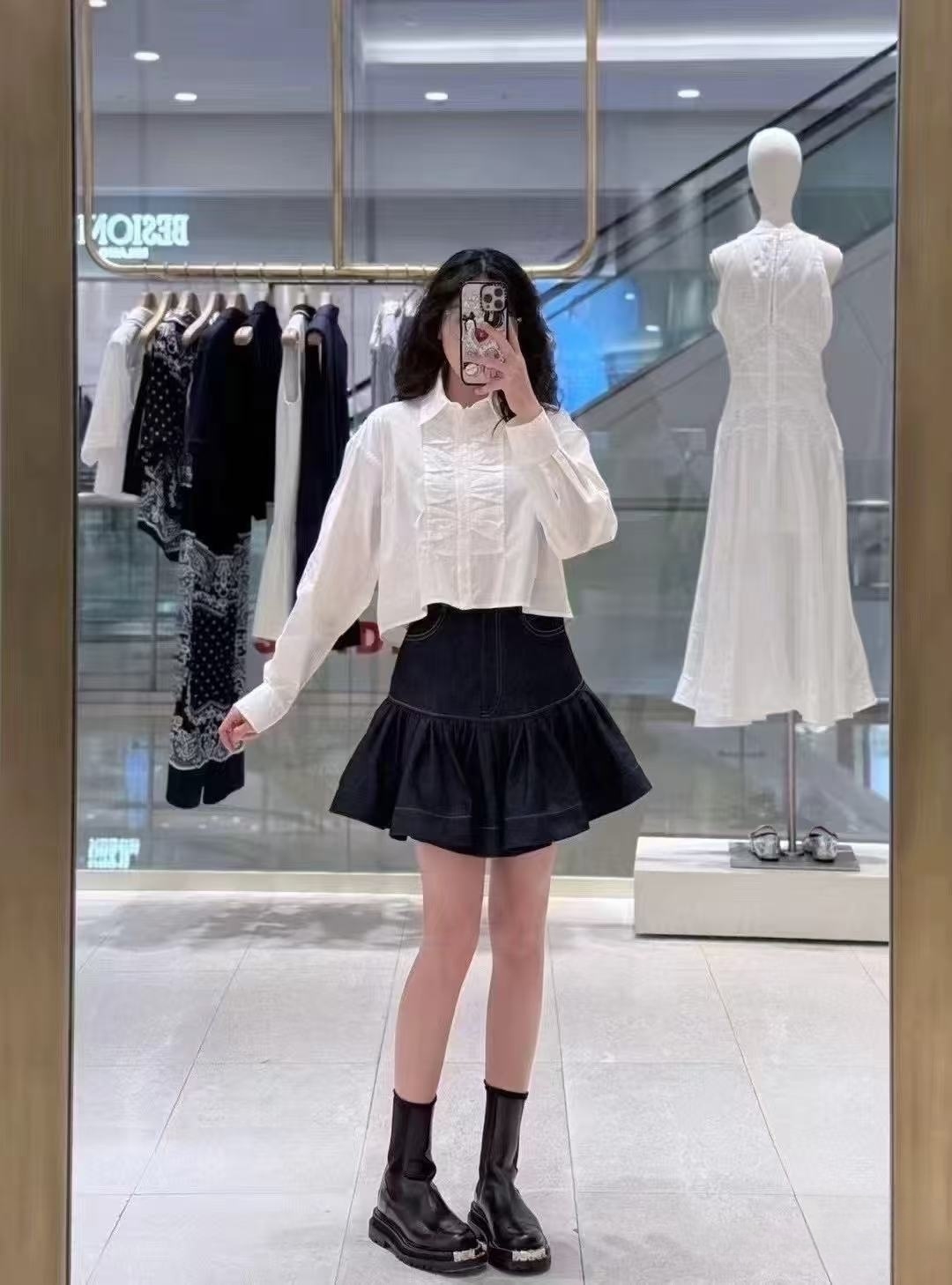 法式优雅2025早秋新款女气质褶皱花边短款长袖白衬衫