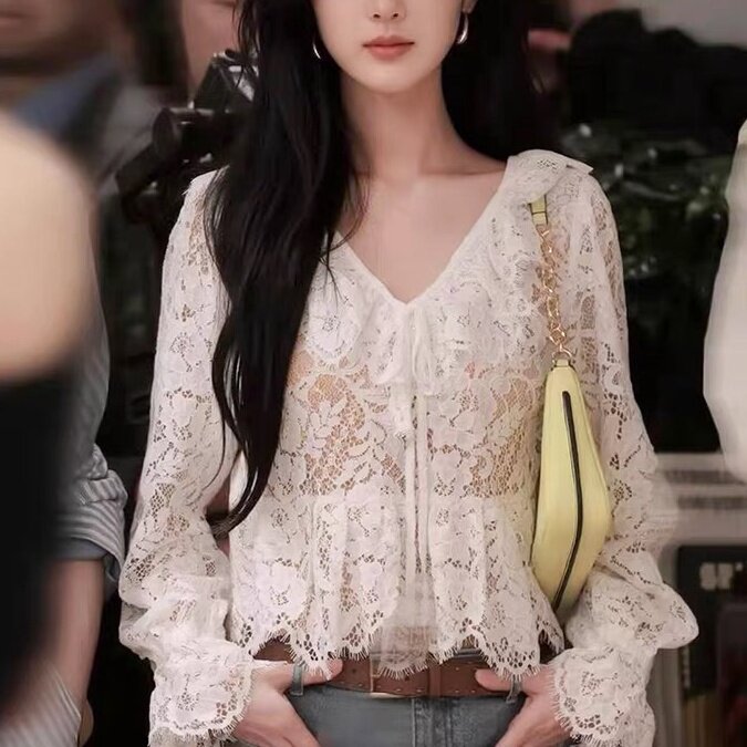 明星同款26春夏设计感镂空蕾丝上衣女洋气百搭荷叶边衬衫