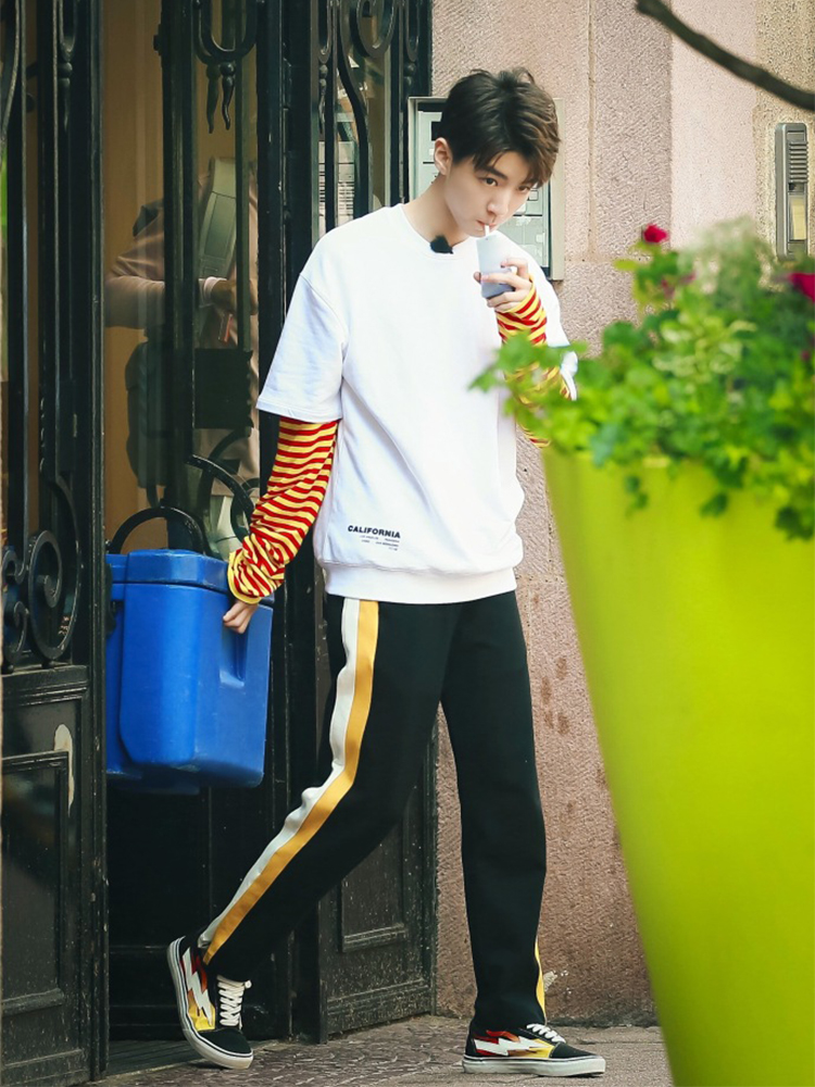 Wang Junkai Restaurant Same item trousers 2018 new pattern clothes stripe school uniform student Sports pants suitin the Women's clothing/Boutique , Pants , Casual pants  category - from Buy2taobao.com to provide professional Taobao agent buy service