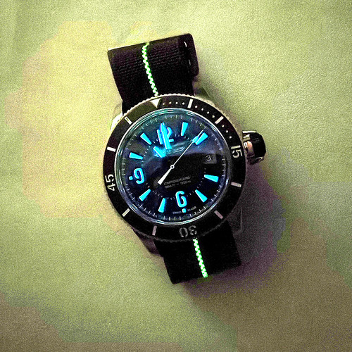 降落伞弹力表带夜光中线高品质