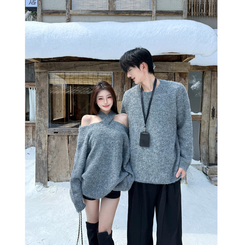 露肩设计复古挂脖显瘦纯欲毛衣女