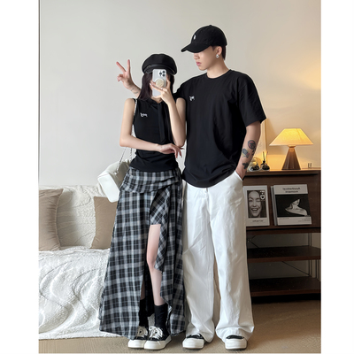 设计感显瘦背心+格纹半身裙套装