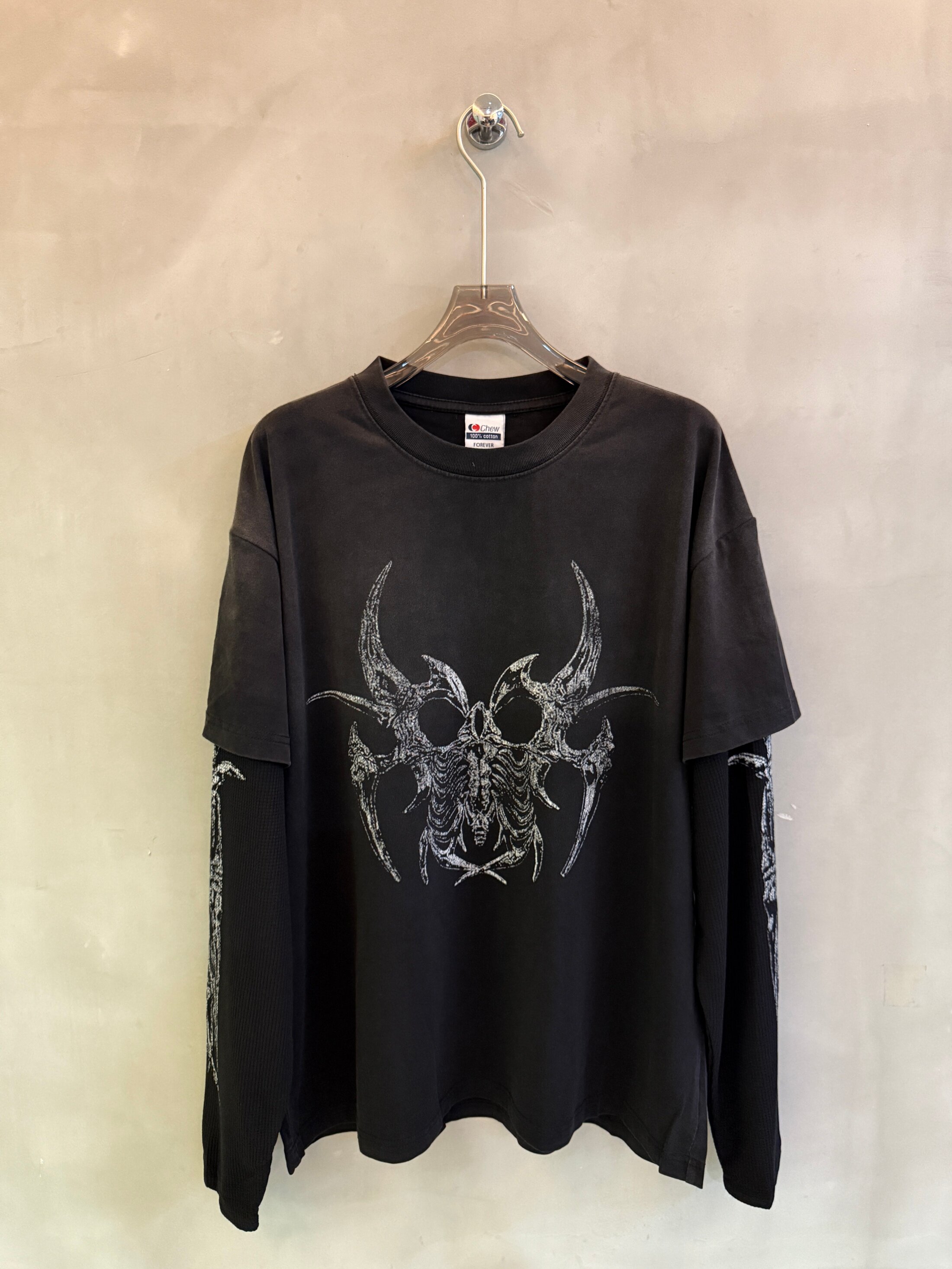 thumbnail for Chew Foreve American Casual Retro Niche Trendy Brand Alien Skeleton Print Fake Two-Piece Spliced Long-Sleeve T-Shirt