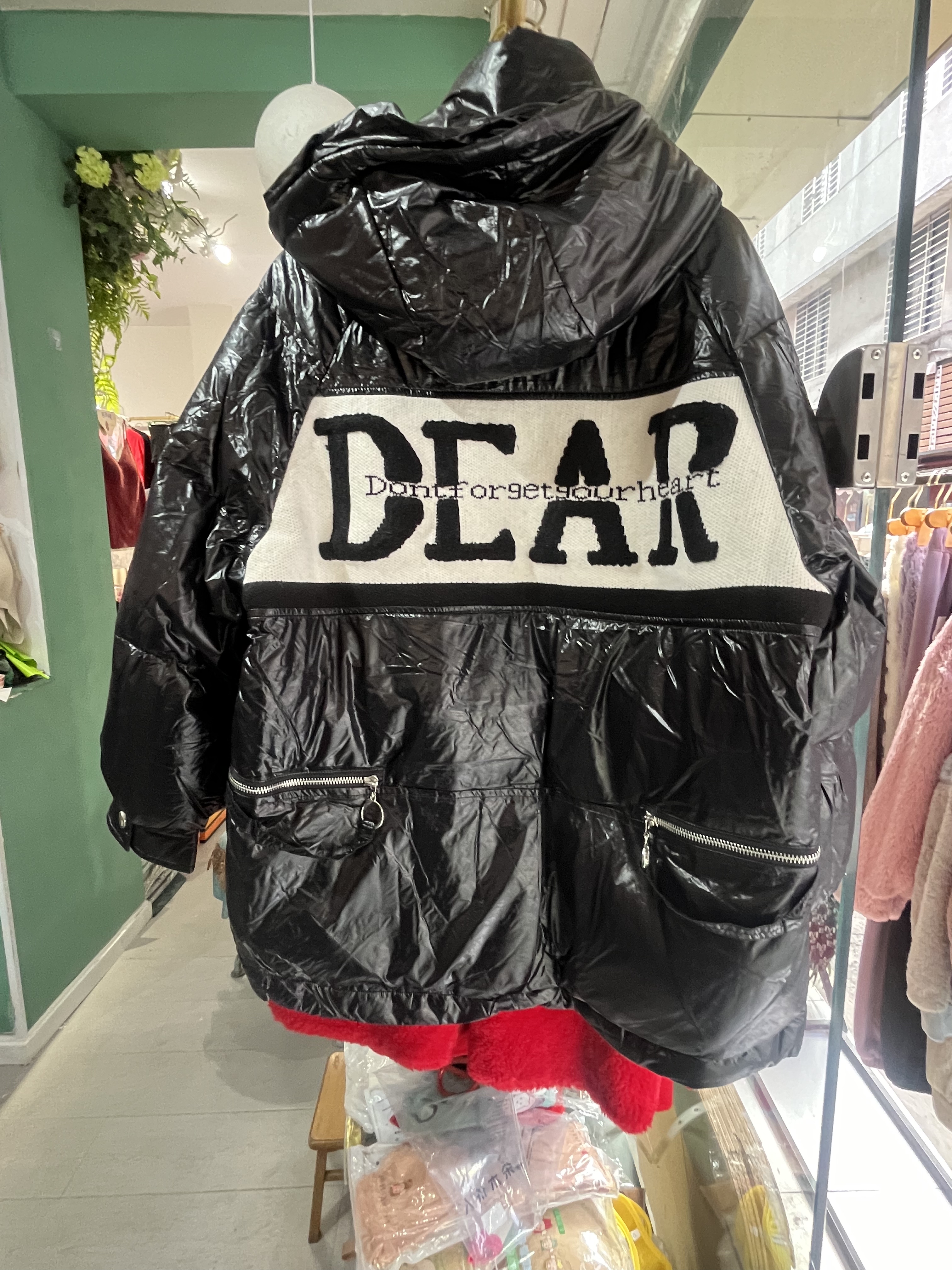 品牌撤柜女士连帽羽绒服外套孤品特价