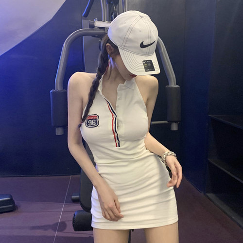 运动polo学院挂脖修身包臀短裙女