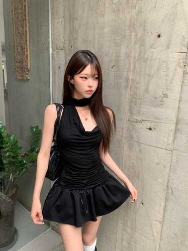 Lovedeath黑色花苞A字裙辣妹套装