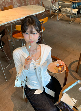 Lovedeath【慵懒甜心】白色学院风披肩V领上衣女韩版休闲内搭打底