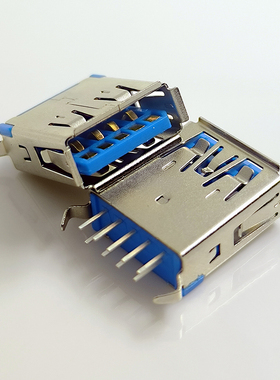 USB3.0立插式母座9pin蓝色胶芯带固定脚A母DIP直插母头板露H=15mm