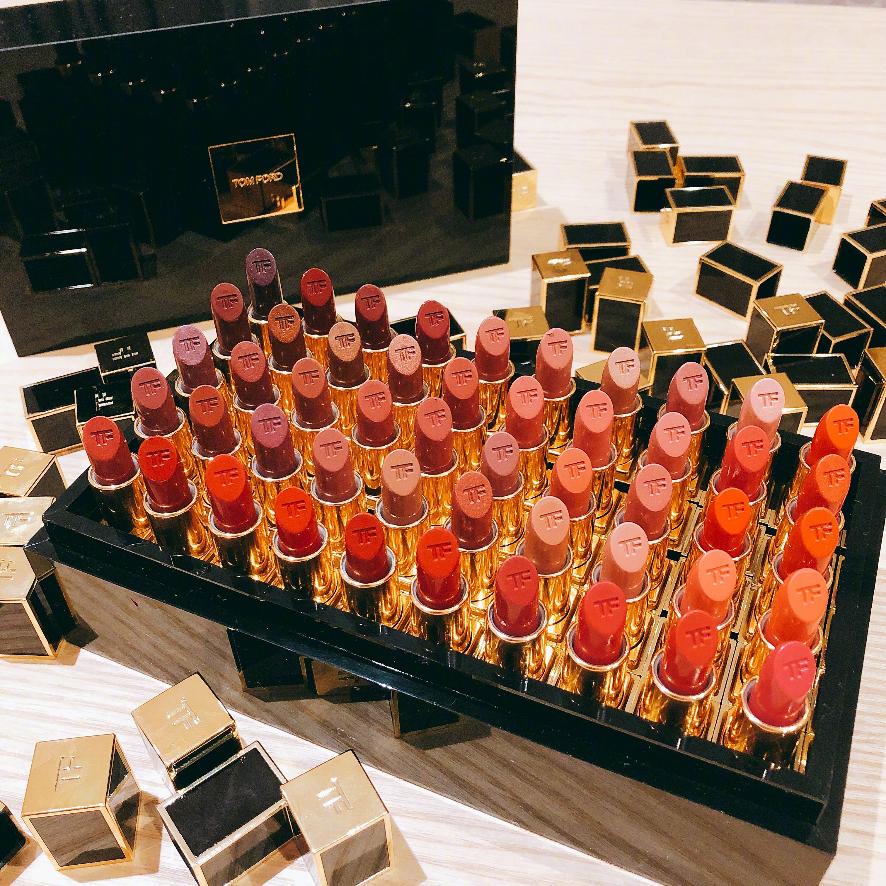 TFÐÂÉ«LIPS&BOYSÌÀÄ·¸£ÌØTomFordºÚ½ð¿ÚºìÃÔÄã¿î 64ºÅHIROÈËÓãÉ«