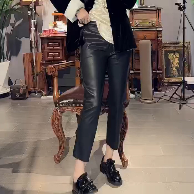 冬季新款加绒皮裤女pu皮九分直筒弹力哑光时尚烟管裤韩版女裤潮