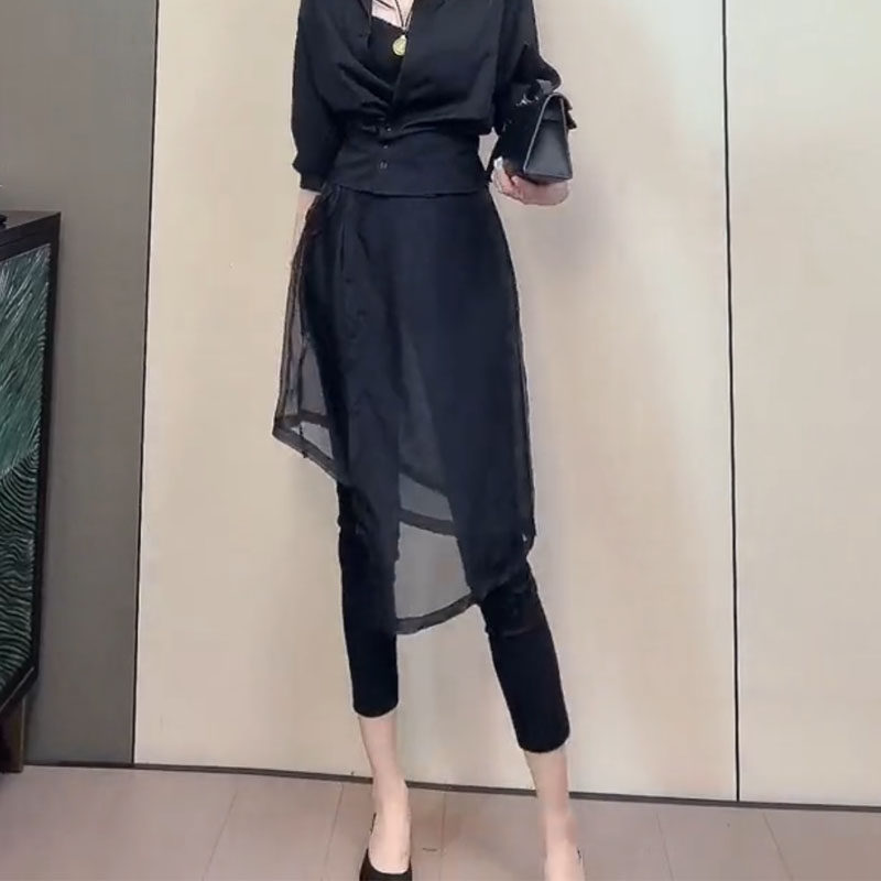 2024年春季新款潮女裤时尚弹力网纱拼接假两件修身打底九分纸皮裤