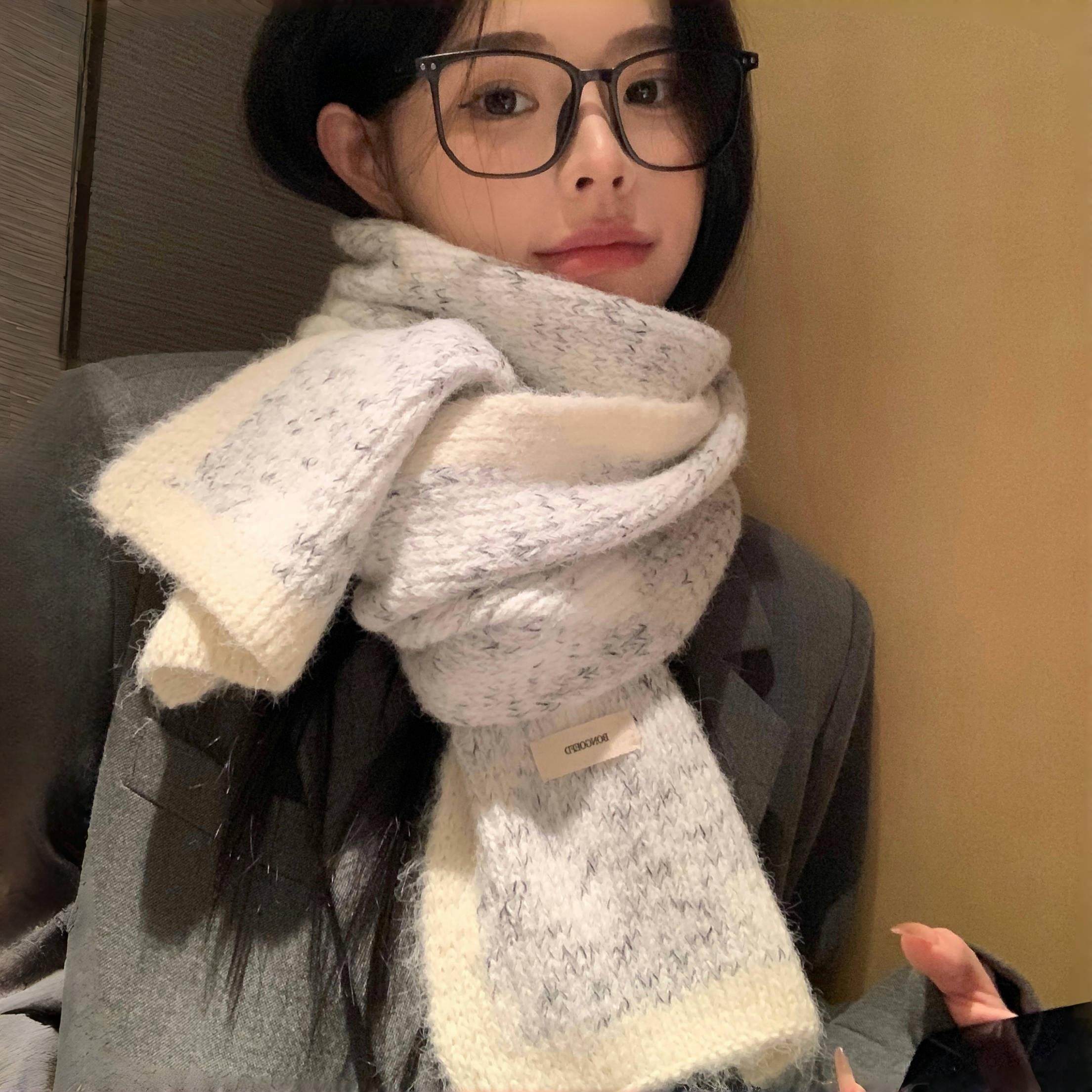 小香风2025新款高级感白色围巾女冬季韩系针织含羊毛学生毛线围脖