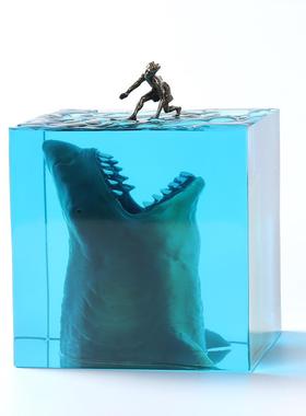 海洋鲨鱼冲浪员微景观夜灯摆件手工制作水晶滴胶树脂工艺品
