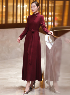 酒红色连衣裙2025秋装新品高端气质高级感妈妈长款连衣裙女装3021