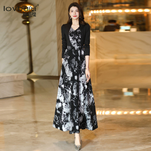 2026巨好看连衣裙女春秋今年流行的新款裙子气质显瘦假两件长裙