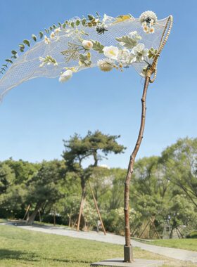 捕梦网花海雕塑户外美陈装置不锈钢网纱花艺树脂支架网红打卡摆件