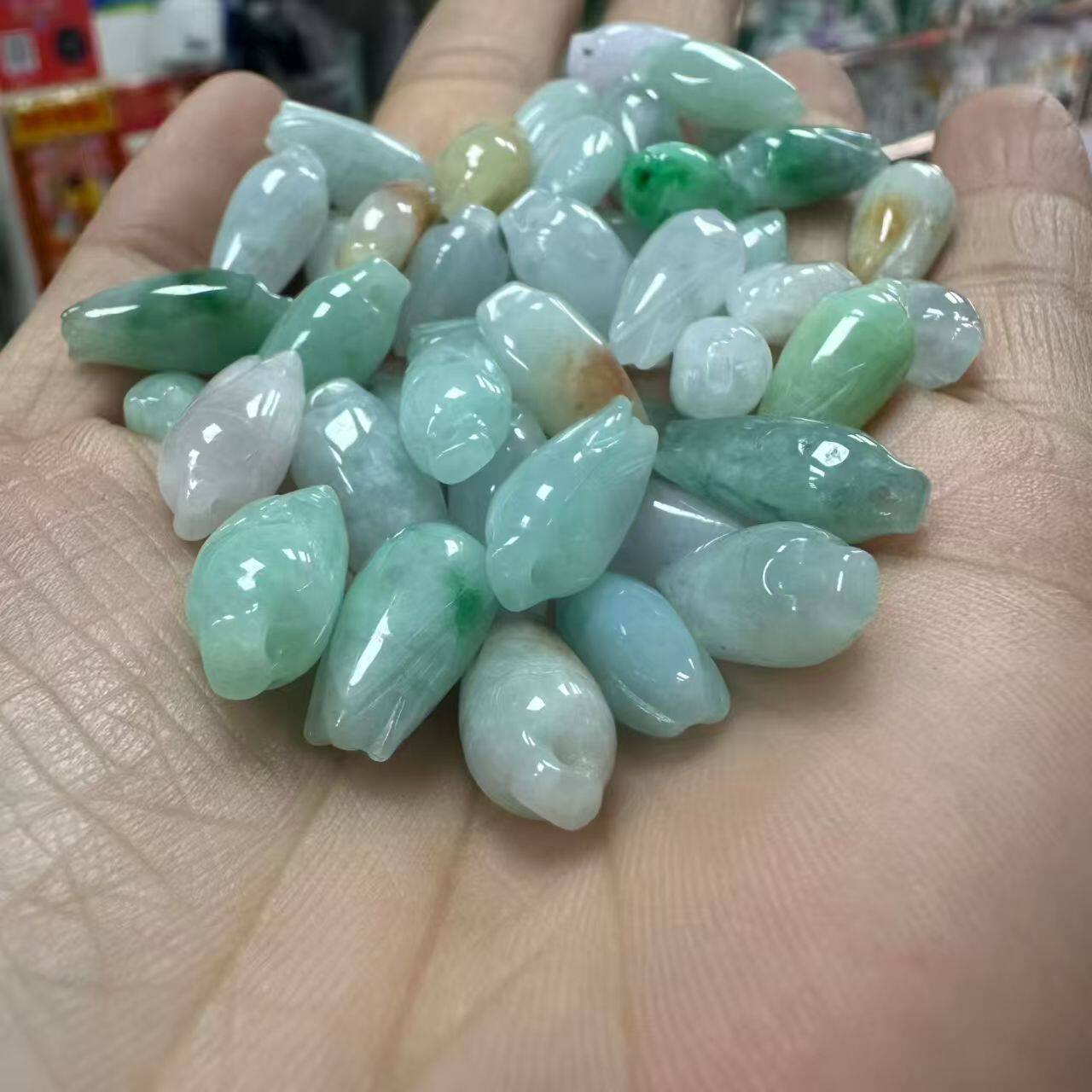 缅甸A货翡翠玉兰花豆种散珠