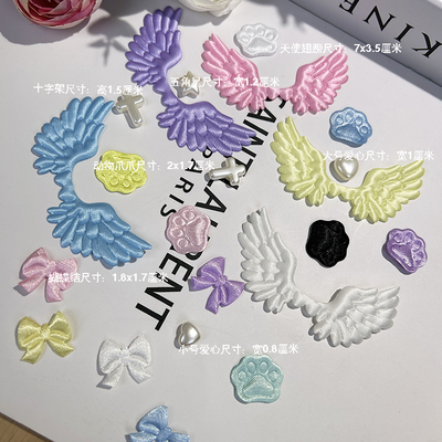 兰若曦缎面压花蝴蝶结