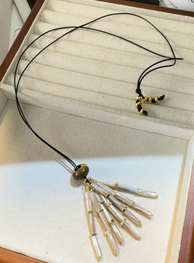2025新款贝母竖条流苏项链皮绳长款毛衣链时尚气质复古吊坠配饰