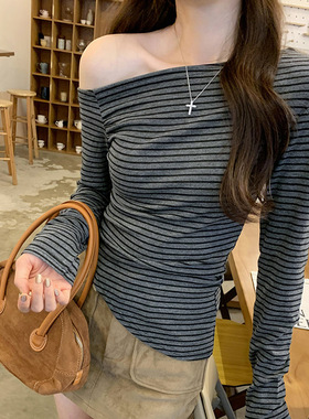 斜肩不规则撞色条纹内搭打底衫女2024年秋冬露肩修身长袖T恤上衣