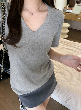 基础款白色V领休闲百搭短袖T恤女夏季2024新款设计感小众正肩上衣