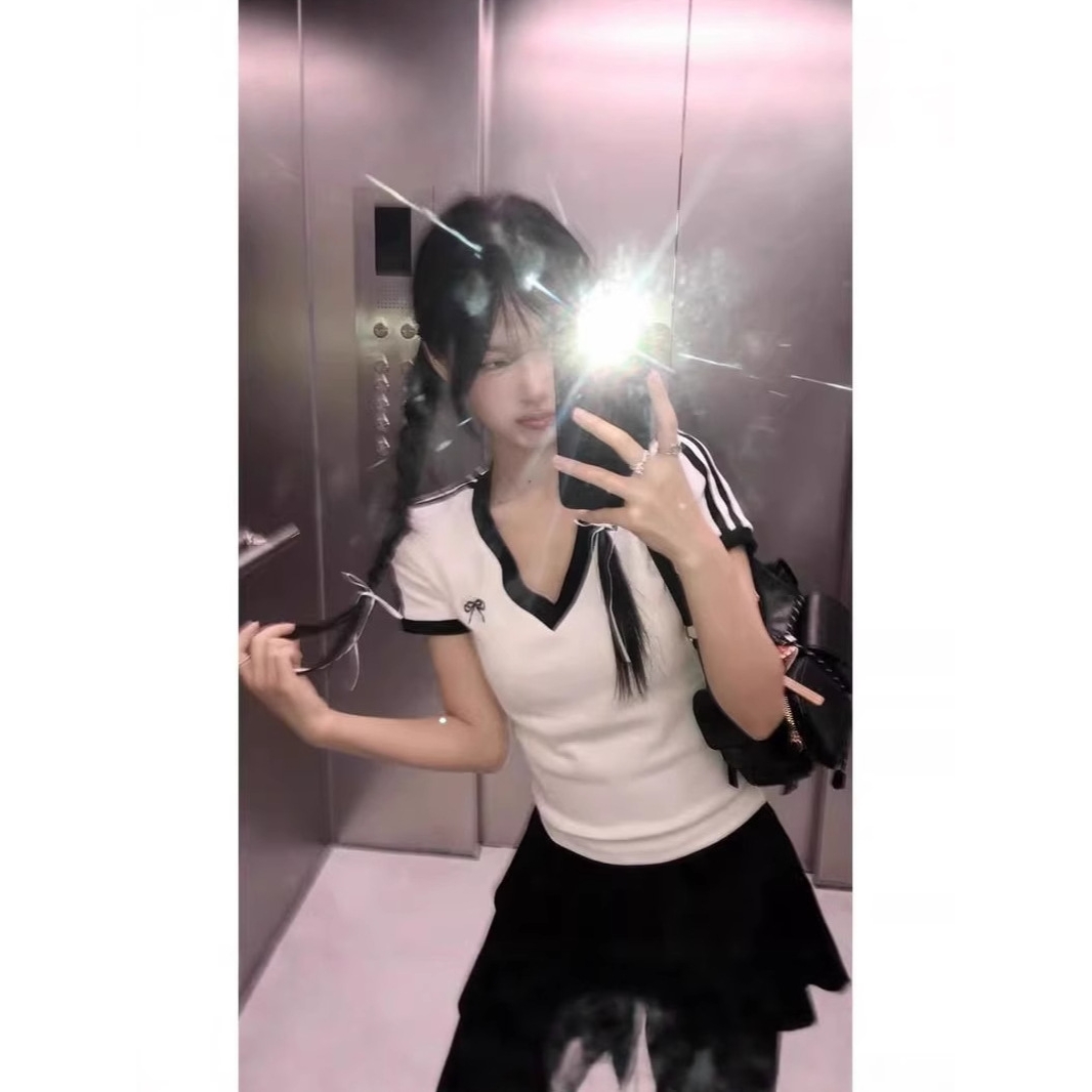 韩系V领白色正肩短袖t恤女夏季设计感小众修身收腰甜辣妹短款上衣