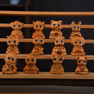 创意家居小崖柏桌面手把生肖玩偶可爱摆件卡通新款坐禅件人型