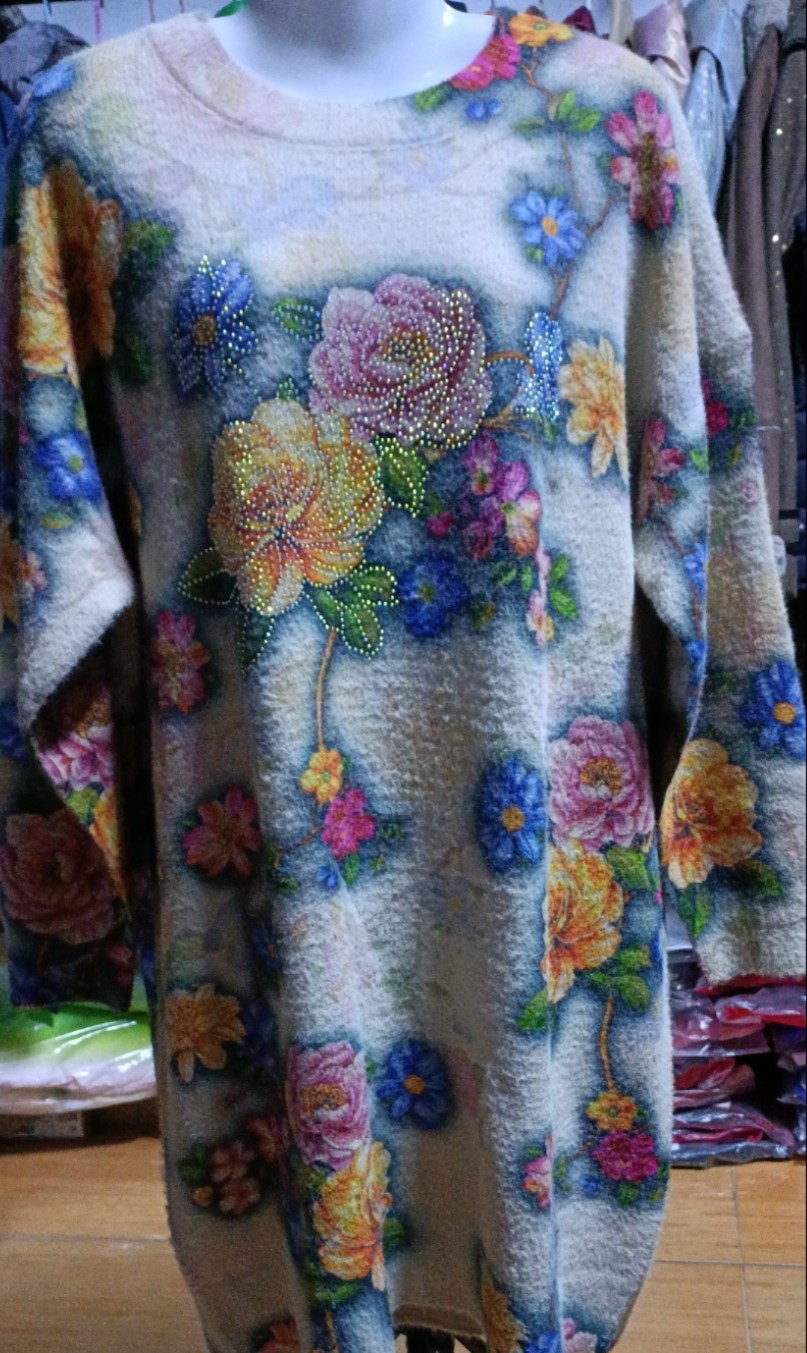 烫钻印花长袖水貂绒外穿毛衣裙女秋冬宽松大版大码套头针织打底裙