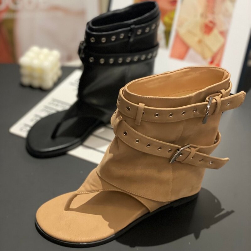 复古铆钉皮带扣夹趾粗跟凉鞋